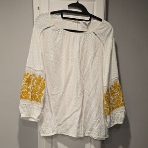 Crown & Ivy Textured White Blouse with Yellow Embroidery